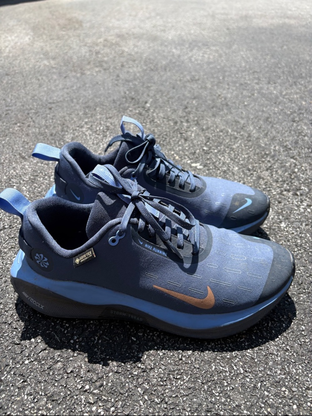 Nike Men’s Navy & Light Blue Running Sneakers with Copper Swoosh